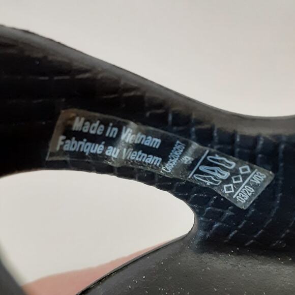 Crocs Swiftwater River Sandals Boys C9 Black Strap Hook & Loop Water Shoes - Picture 8 of 8